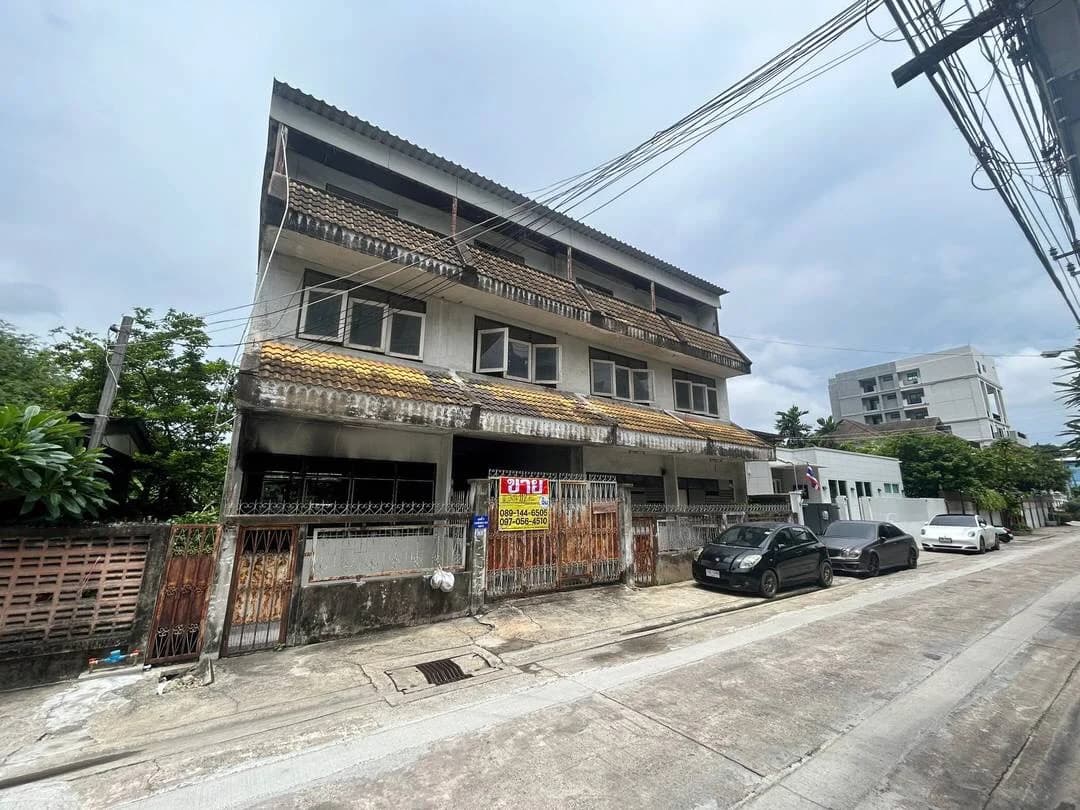 ขายที่ดินพร้อมสิ่งปลูกสร้าง 112 ตารางวา รามคำแหงซอย 8 แยก 8 ZJ182 - image 2