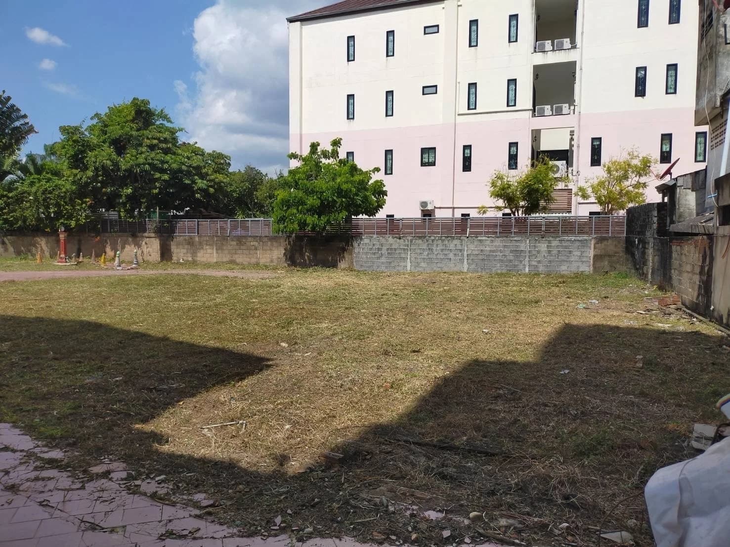 ขายที่ดินสวยใจกลางเมืองสุราษฎร์ เนื้อที่ 179.6 ตารางวา ใกล้ศาลหลักเมือง สุราษฎร์ธานี ZST210 - image 2