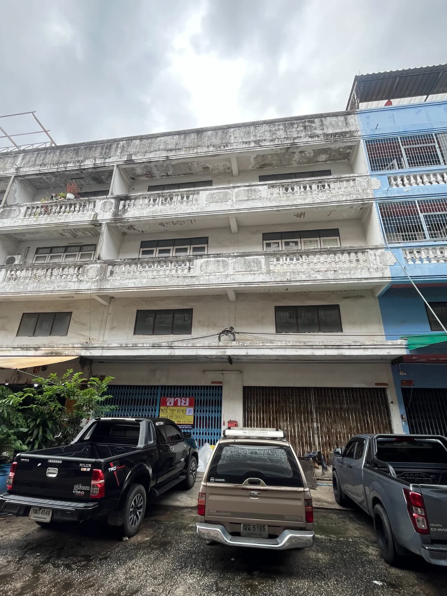 อาคารพาณิชย์ 2 คูหาตีทะลุถึงกัน ขนาด 60.1 ตารางวา พุทธบูชา 39 แยก 1-1 ราคา 5.9 ลบ.