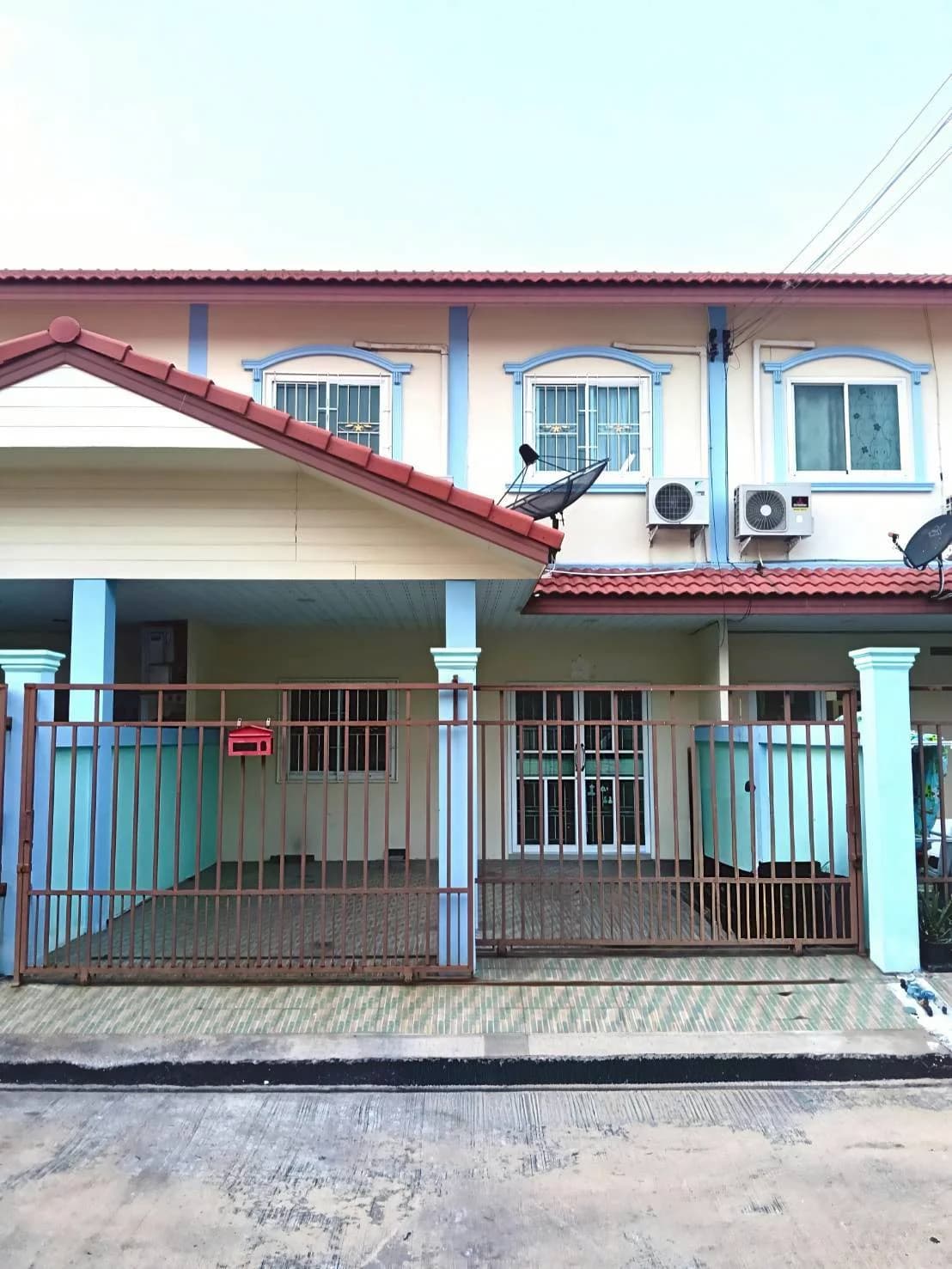 ขายบ้านทาวน์โฮม 2ชั้น 24 ตร.วา. หมู่บ้านศิริทรัพย์4 กระทุ่มแบน สมุทรสาคร ZW650 - image 1