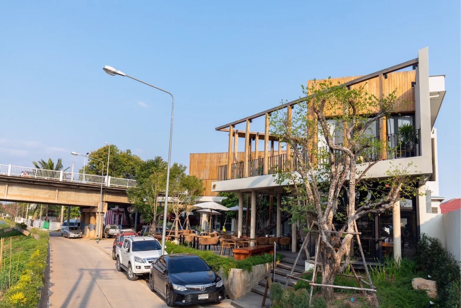 ขายกิจการโรงแรม 4 ดาว สวย ทำเลดี ติดแม่น้ำน่าน มีร้านอาหาร&คาเฟ่ในตัว พร้อมดำเนินกิจการต่อได้เลย - image 4