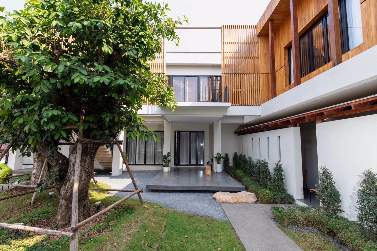 ขายกิจการโรงแรม 4 ดาว สวย ทำเลดี ติดแม่น้ำน่าน มีร้านอาหาร&คาเฟ่ในตัว พร้อมดำเนินกิจการต่อได้เลย - image 3