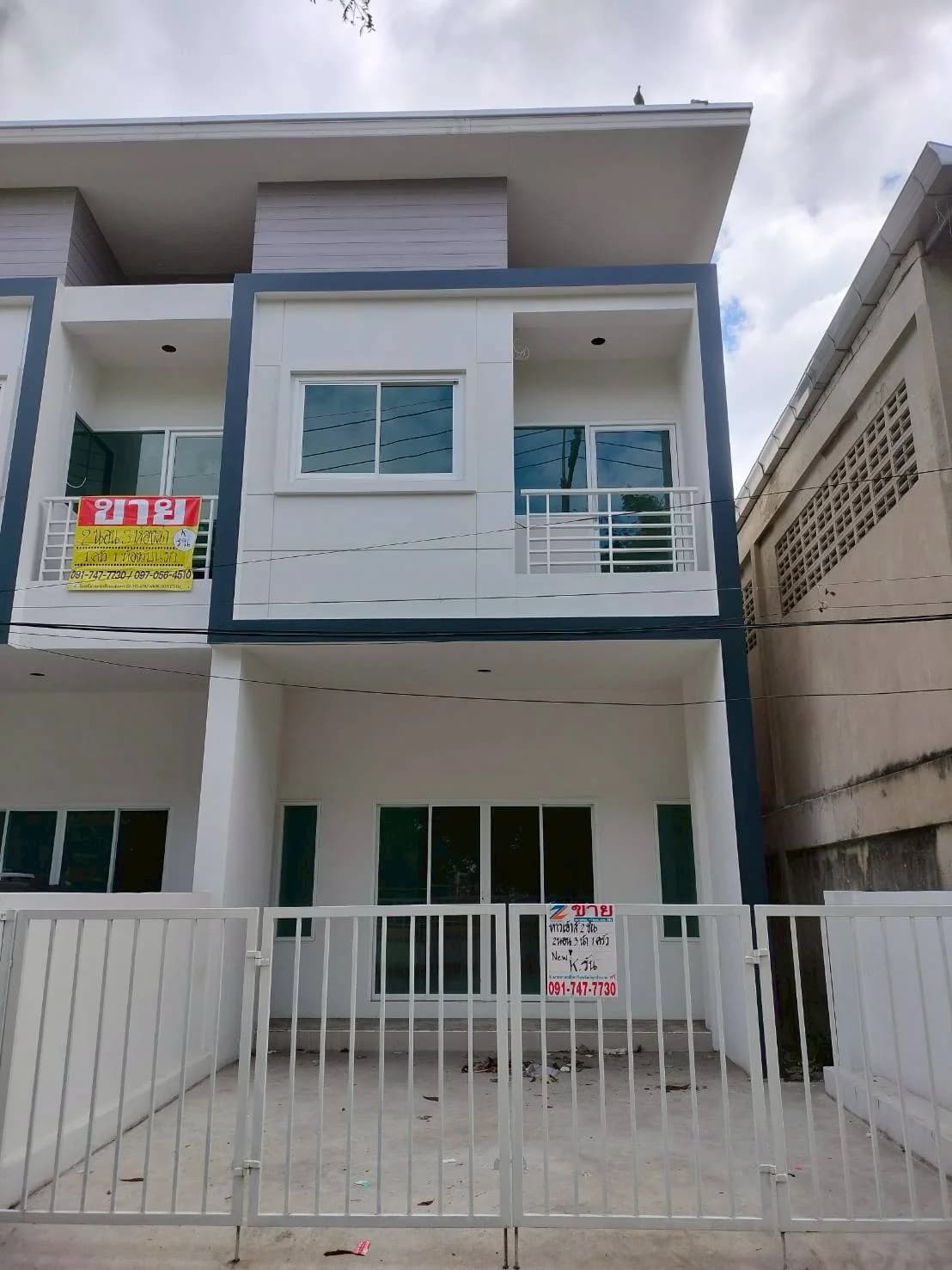 ขายทาวน์เฮ้าส์ 2 ชั้น 2 ห้องนอน 3 ห้องน้ำ ใจกลางเมืองมหาชัย ถนนเศรษฐกิจ เข้าซอยวัดทอง - image 2