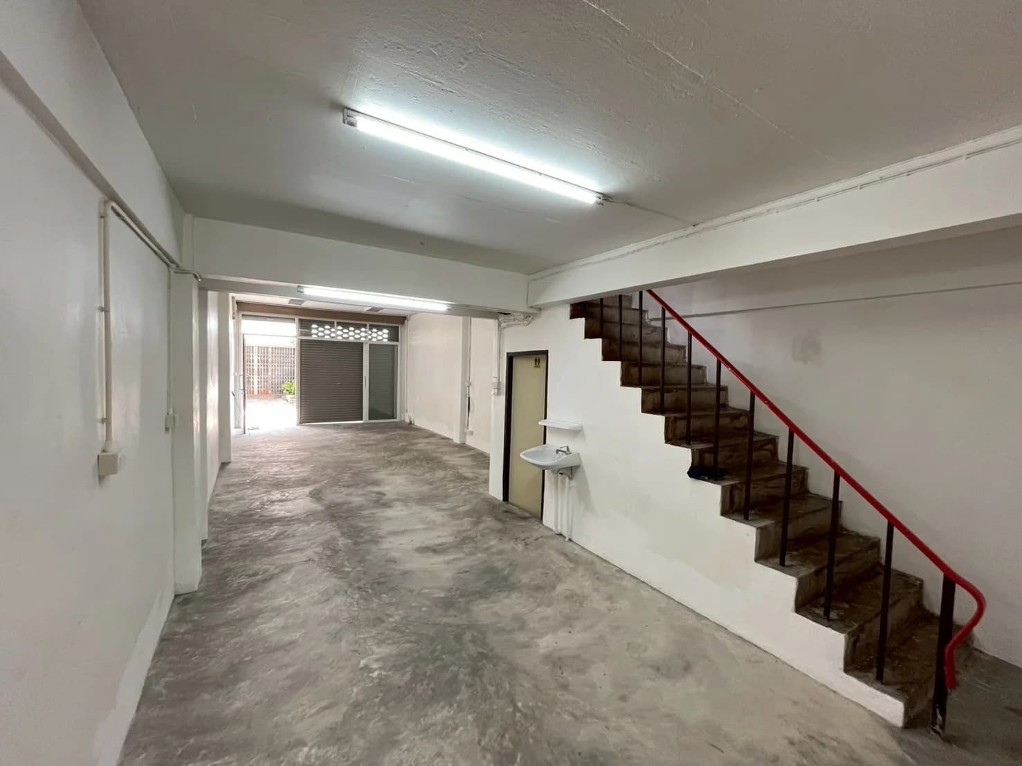 เช่าอาคารพาณิชย์ 16 ตารางวา ทำเลทองย่านพระราม 2 ซอย 48 ตกแต่งใหม่ ค่าเช่า 15,000 บาทต่อเดือน - image 2