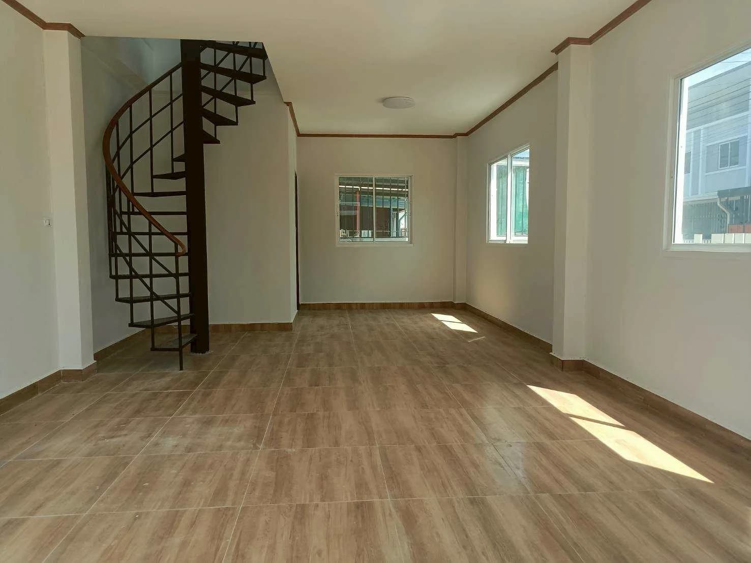 ขายด่วน!! บ้านเดี่ยว 2ชั้น 64.7 ตรว. สภาพใหม่เอี่ยม หลังสุดท้าย ในโครงการ หมู่บ้าน ทัศนีย์ สุขสวัสดิ์ - เเหลมฟ้าผ่า พ - image 2