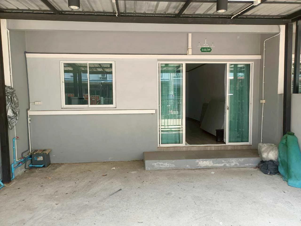 ขายด่วน!! ทาวเฮ้าว์ 2 ชั้น ขนาด 21.42 ตร.ว สภาพใหม่เอี่ยมอยู่ในโครงการ หมู่บ้าน ทัศนีย์ สุขสวัสดิ์ - เเหลมฟ้าผ่า - image 3