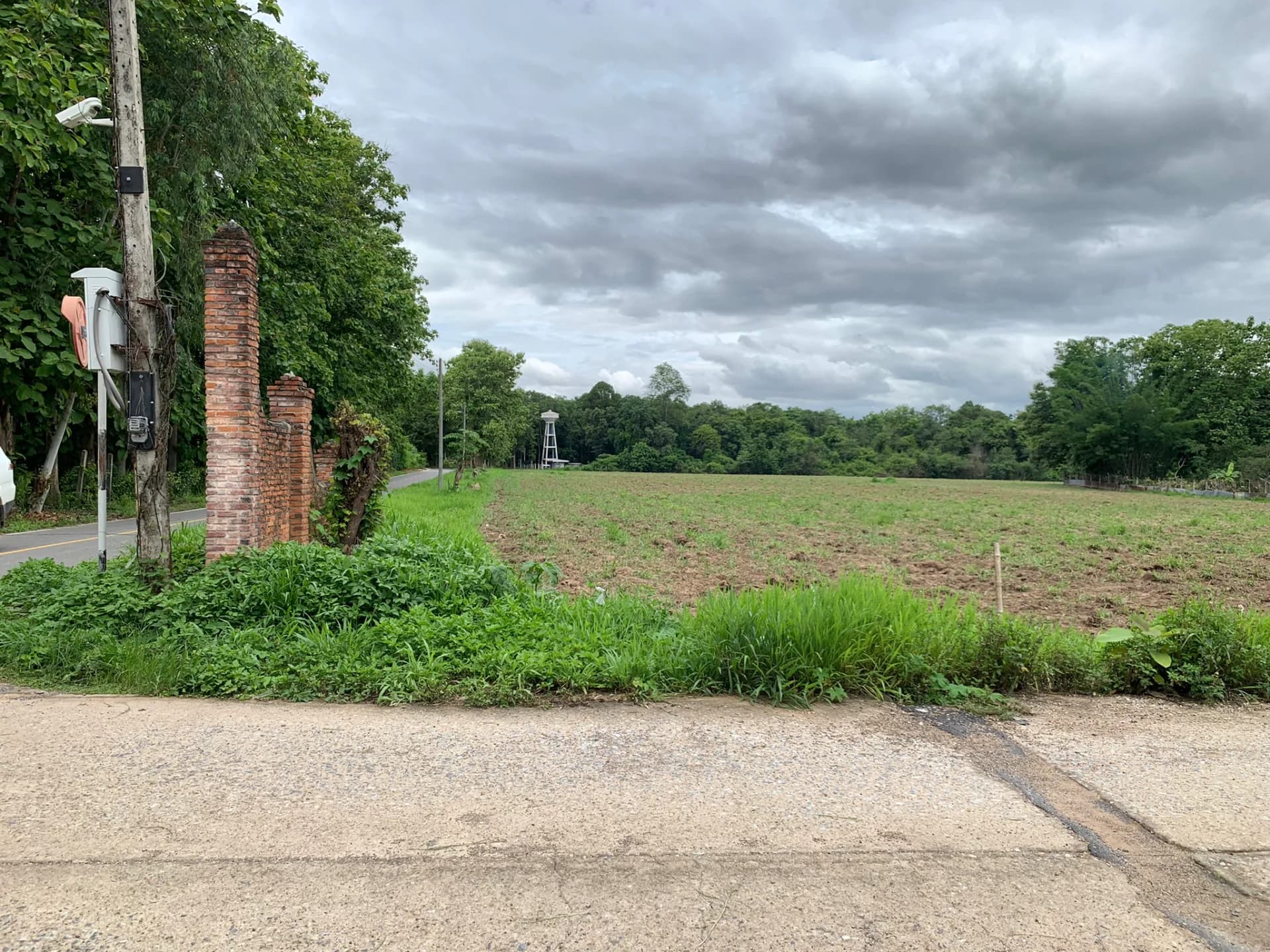 ขายที่ดินสวย 3-3-44 ไร่ แพร่ อ.สอง ติดสี่แยก อยู่ในแหล่งชุมชน เหมาะสร้างบ้าน ทำฟาร์มสเตย์ หรือรีสอร์ท - image 2